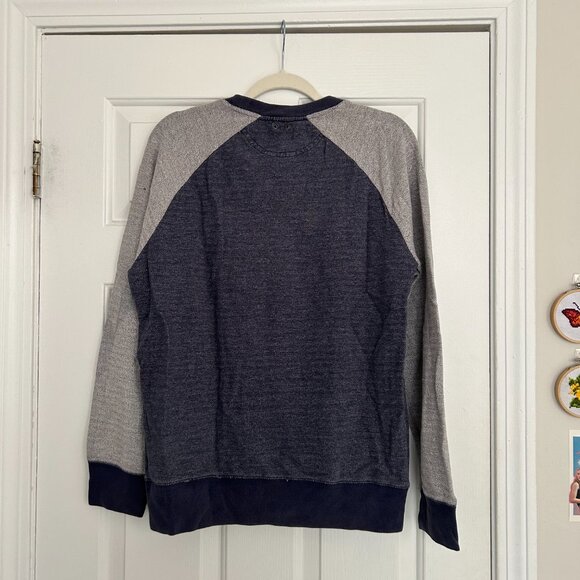 Crewneck Raglan Sweatshirt - Picture 3 of 3